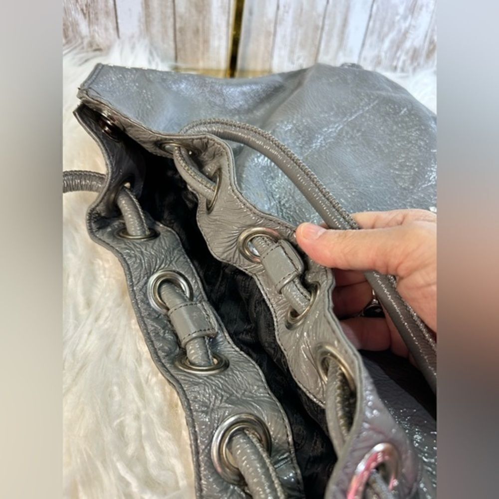 Michael Kors Large Drawstring Metallic Grey Pebbled Leather, Studded Tote EUC - Picture 8 of 10